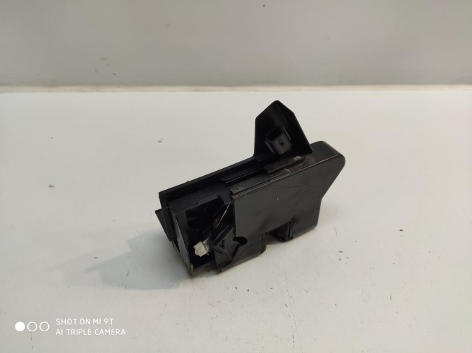 CERRADURA PUERTA DELANTERA DERECHA DACIA SANDERO 2015
