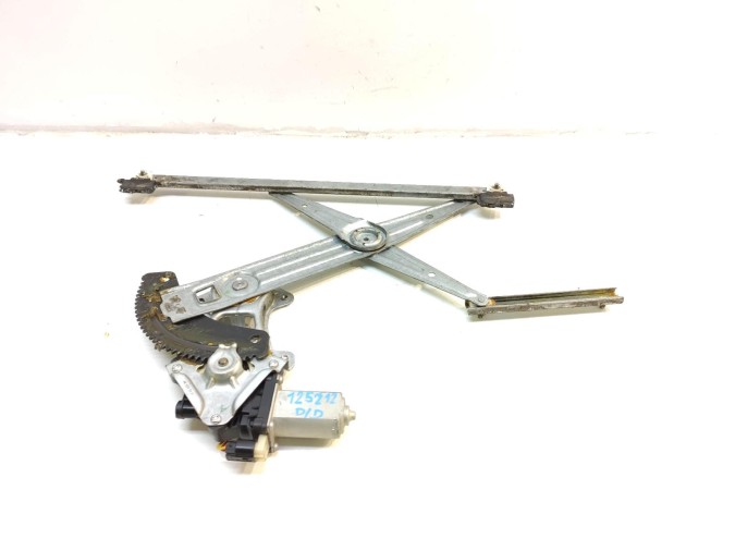 ELEVALUNAS DELANTERO DERECHO NISSAN MICRA 2011