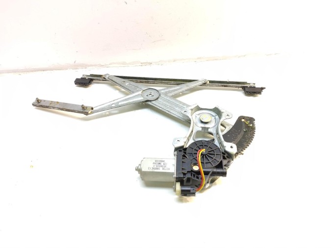 ELEVALUNAS DELANTERO DERECHO NISSAN MICRA 2011