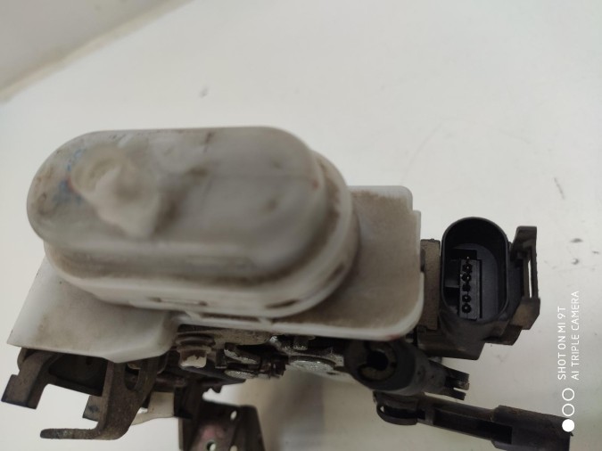 CERRADURA PUERTA DELANTERA IZQUIERDA AUDI A8 2001