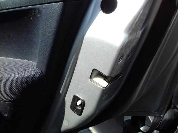 CERRADURA PUERTA TRASERA DERECHA PEUGEOT 2008 2007