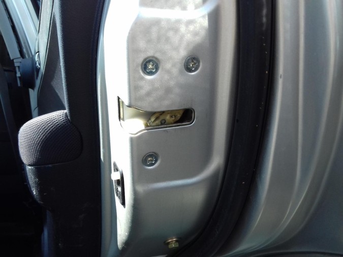 CERRADURA PUERTA TRASERA DERECHA PEUGEOT 2008 2007
