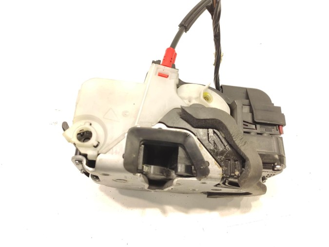 CERRADURA PUERTA DELANTERA DERECHA OPEL ZAFIRA 2015