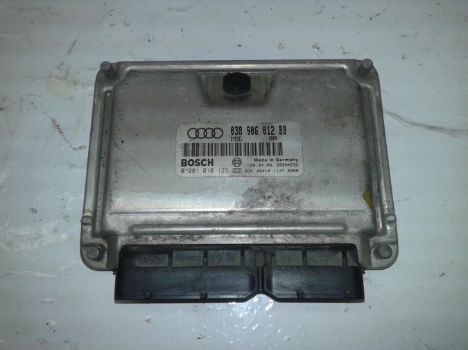 Unidad de Control Electrónico VOLKSWAGEN GOLF 2000