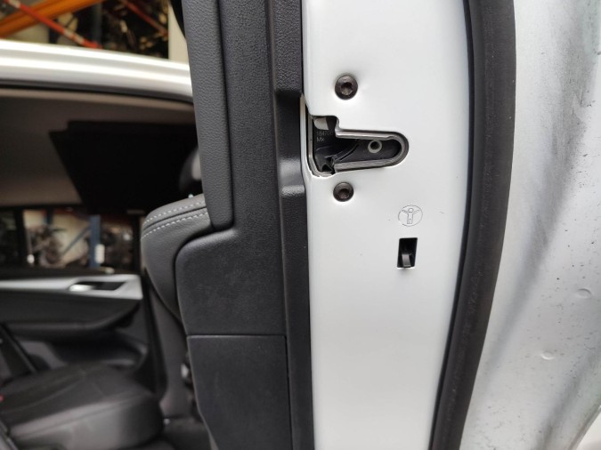 CERRADURA PUERTA TRASERA DERECHA FORD FOCUS 43628