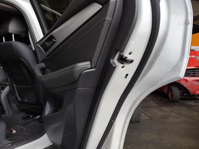 CERRADURA PUERTA TRASERA DERECHA FORD FOCUS 43628
