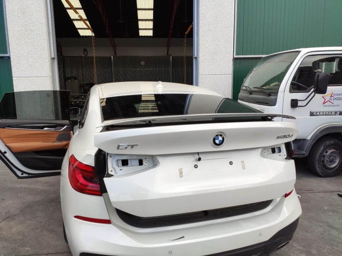 PORTON BMW 6 SERIES GRAN TURISMO (GT) BLANCO 2018