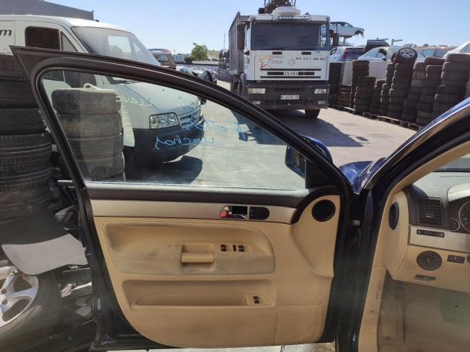 PUERTA DELANTERA IZQUIERDA VOLKSWAGEN TOUAREG 2005