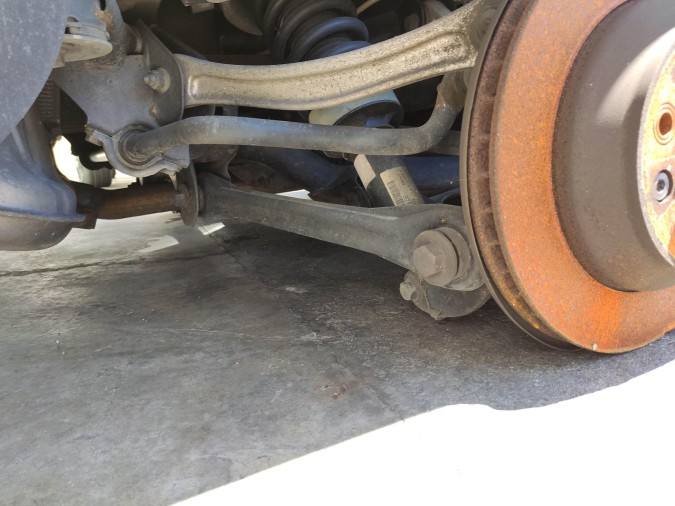 TRAPECIO TRASERO DERECHO INFERIOR  VOLKSWAGEN TOUAREG 2005