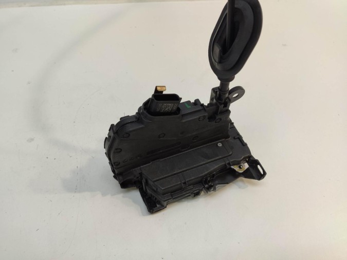 CERRADURA PUERTA DELANTERA DERECHA RENAULT CLIO 2018