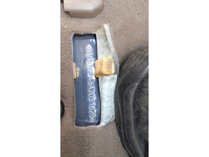 BOCINA CON SOPORTE VOLVO XC60 2009