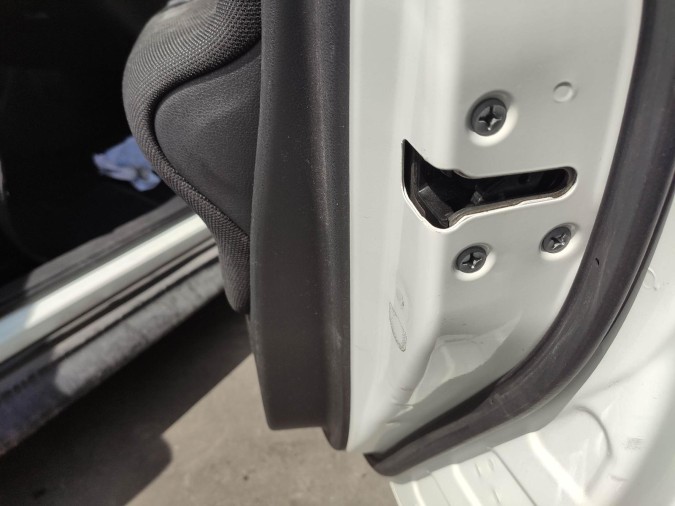 CERRADURA PUERTA DELANTERA DERECHA NISSAN JUKE 2011