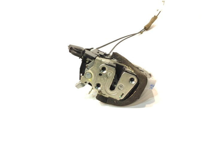 CERRADURA PUERTA DELANTERA DERECHA NISSAN JUKE 2011