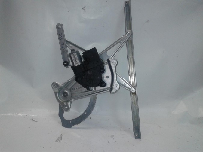 ELEVALUNAS DELANTERO DERECHO SKODA MEGANE 2014
