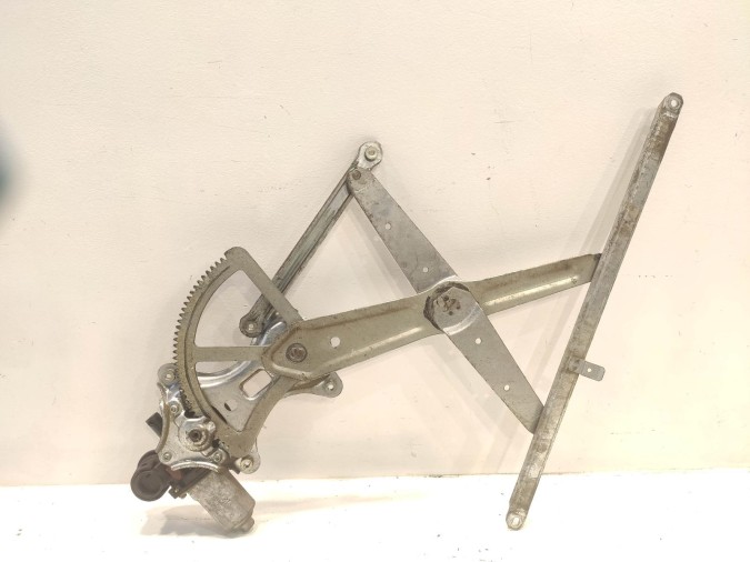 ELEVALUNAS DELANTERO DERECHO TOYOTA RAV 4 2002