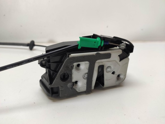 CERRADURA PUERTA TRASERA DERECHA FORD KUGA 2018