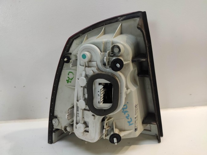 PILOTO TRASERO DERECHO OPEL ASTRA 2002