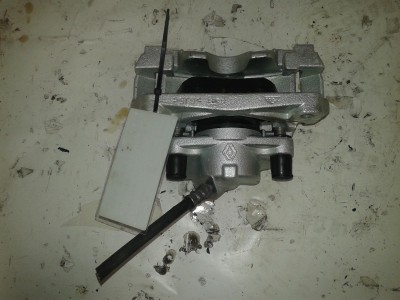 PINZA FRENO DELANTERA IZQUIERDA MAZDA CAPTUR 2015