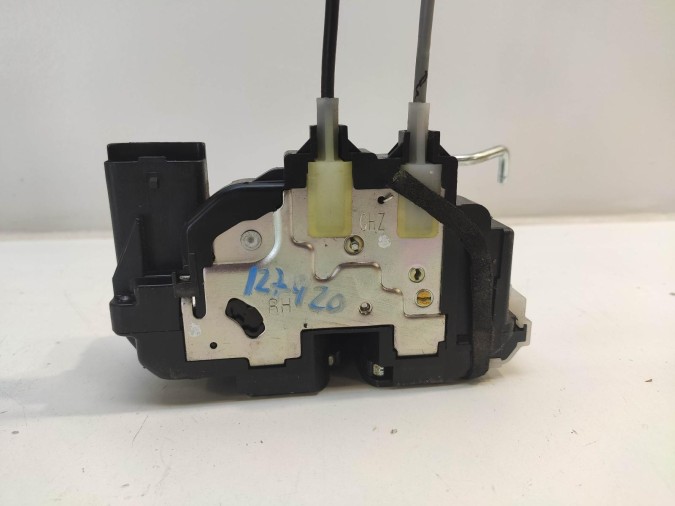 CERRADURA PUERTA DELANTERA DERECHA HYUNDAI I20 2012
