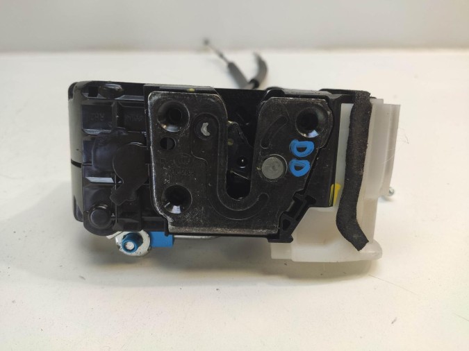 CERRADURA PUERTA DELANTERA DERECHA HYUNDAI I20 2012