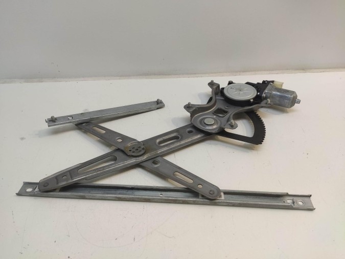 ELEVALUNAS DELANTERO DERECHO HYUNDAI I20 2012