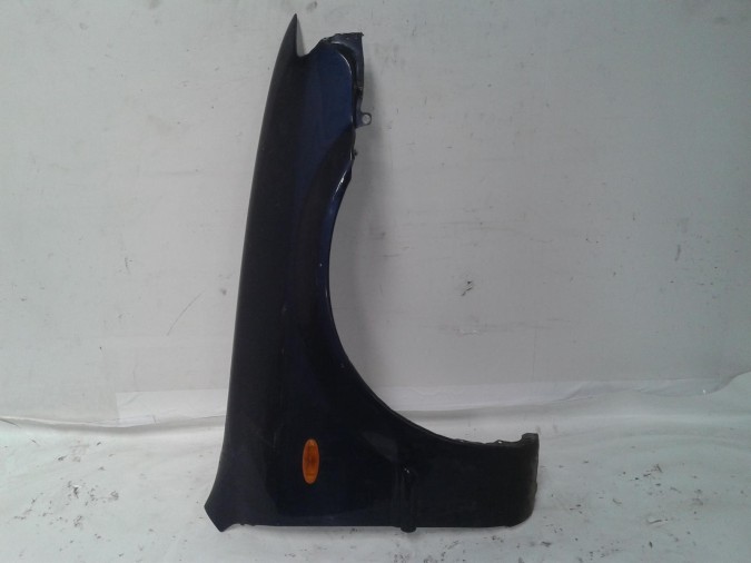 ALETA DELANTERA DERECHA MAZDA 323 2001