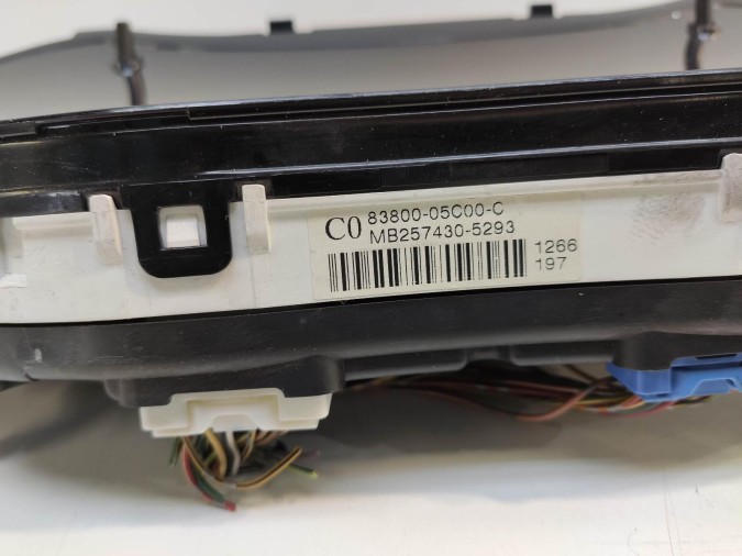 CUADRO INSTRUMENTOS TOYOTA AVENSIS 2007
