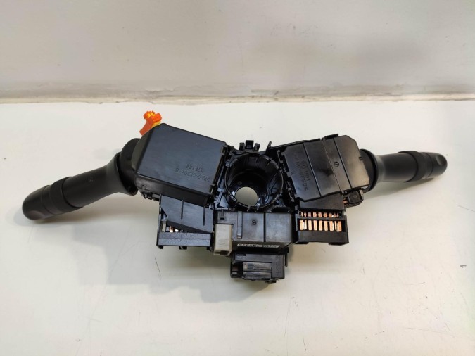 MANDO MULTIFUNCION TOYOTA AURIS 2012