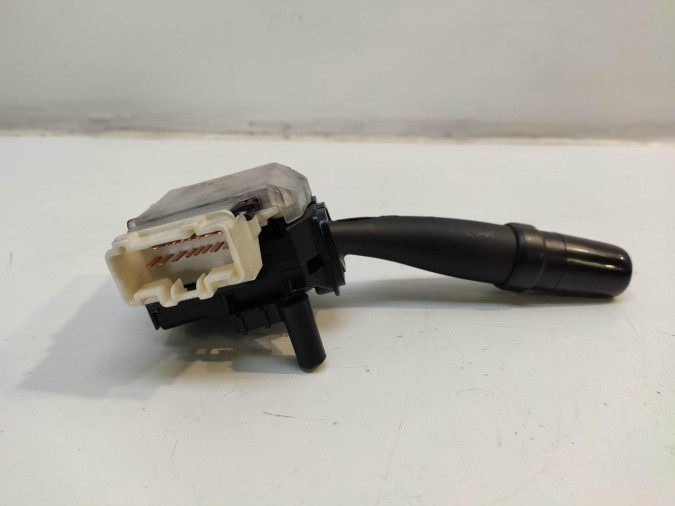 MANDO MULTIFUNCION TOYOTA COROLLA VERSO 2007