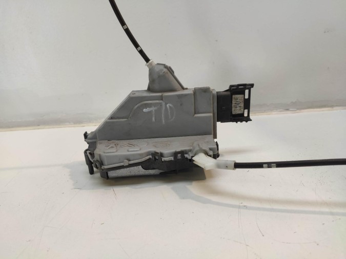 CERRADURA PUERTA TRASERA DERECHA PEUGEOT 5008 2013