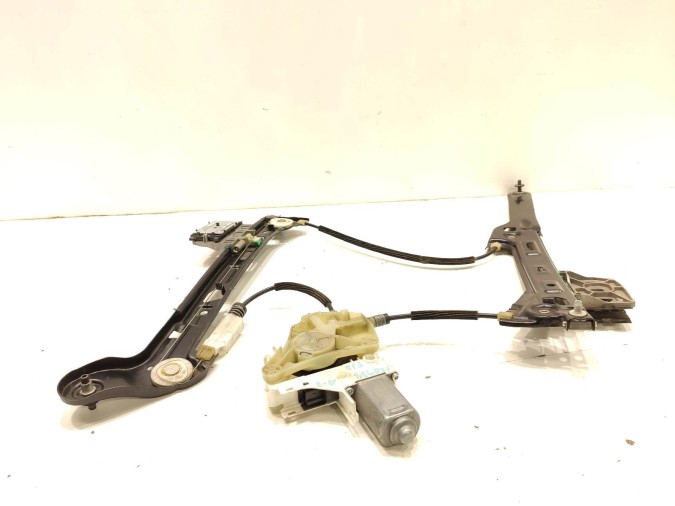 ELEVALUNAS DELANTERO DERECHO AUDI A7 2016