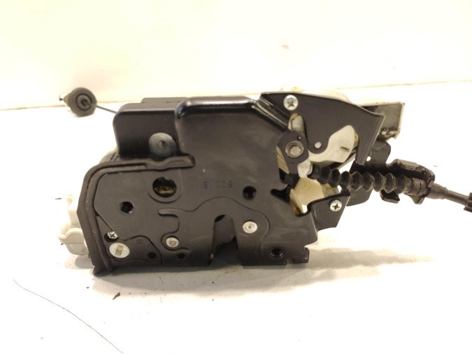 CERRADURA PUERTA TRASERA DERECHA BMW SERIE 5 2016
