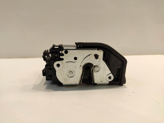 CERRADURA PUERTA TRASERA IZQUIERDA BMW SERIE 1 2016