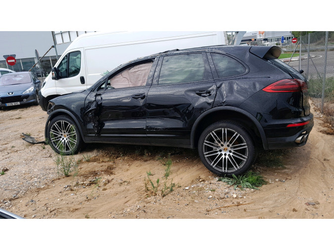 RECUBRIMIEN.MALETERO PORSCHE CAYENNE 2014