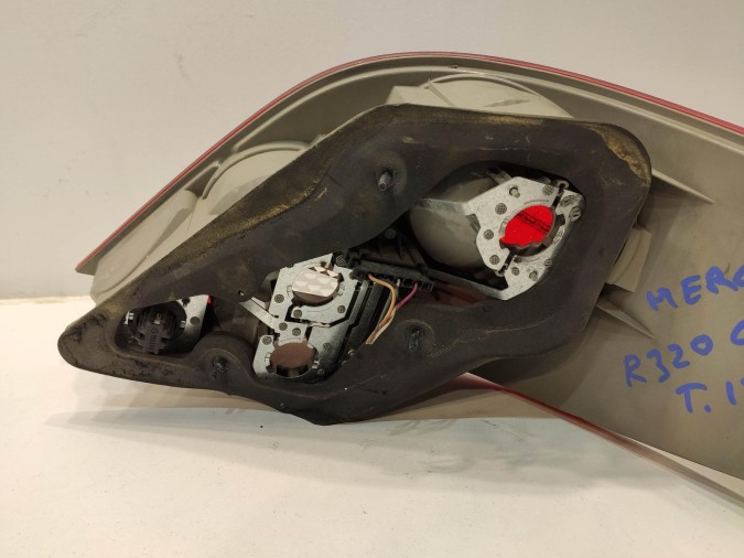 PILOTO TRASERO IZQUIERDO MERCEDES CLASE R 2007