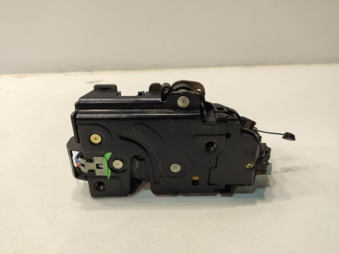 CERRADURA PUERTA TRASERA IZQUIERDA VOLKSWAGEN POLO 2004