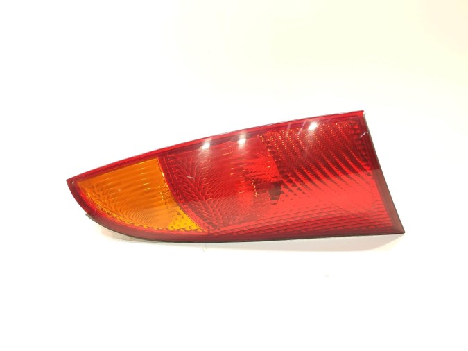 PILOTO TRASERO DERECHO FORD FOCUS 2003