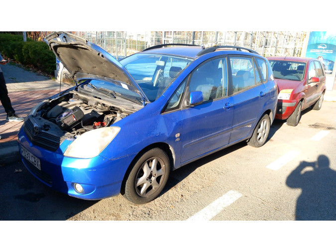AMORTIGUADOR DELANTERO DERECHO TOYOTA COROLLA VERSO 2002