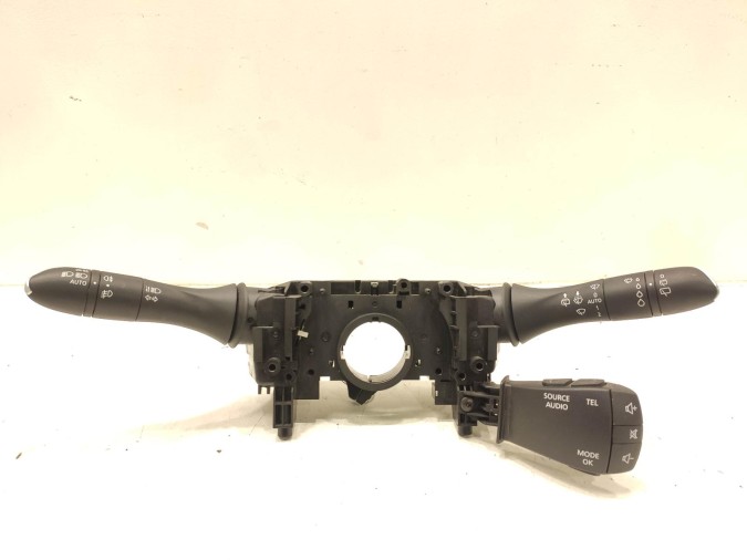 MANDO MULTIFUNCION RENAULT MEGANE 2018