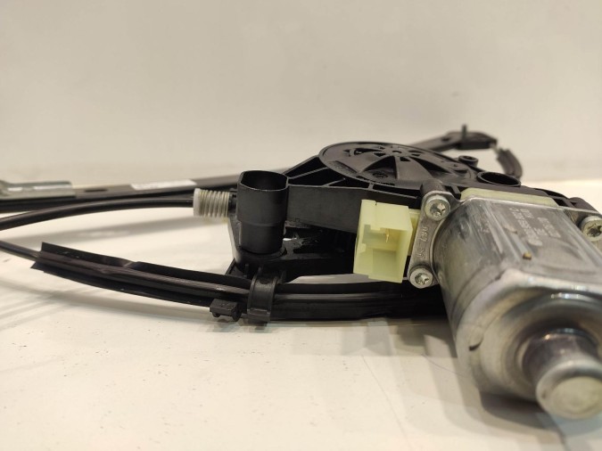 ELEVALUNAS DELANTERO IZQUIERDO AUDI Q2 2020