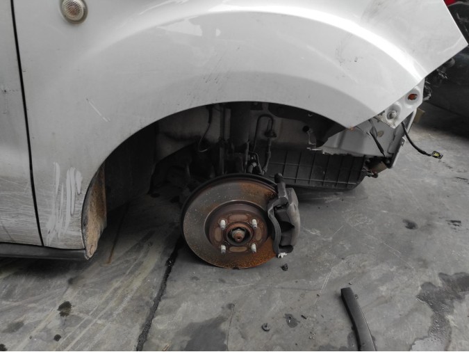 BRAZO SUSPENSION INFERIOR DELANTERO DERECHO FORD TRANSIT COURIER 2018