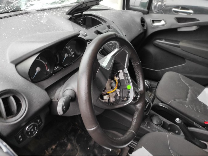 VOLANTE FORD TRANSIT COURIER 2018