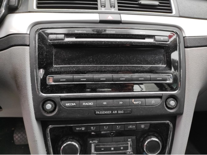 Radio CD SKODA SUPERB 2010