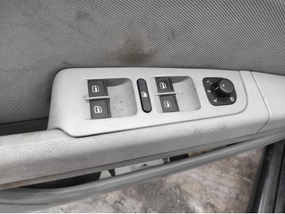 MANDO ELEVALUNAS DELANTERO IZQUIERDO SKODA SUPERB 2010