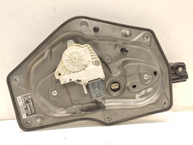 ELEVALUNAS TRASERO DERECHO SKODA SUPERB 2010