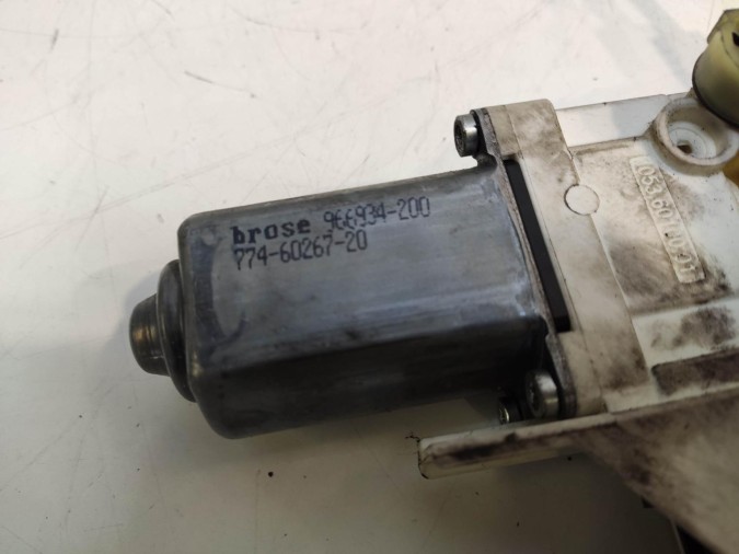 ELEVALUNAS DELANTERO DERECHO AUDI Q7 2011