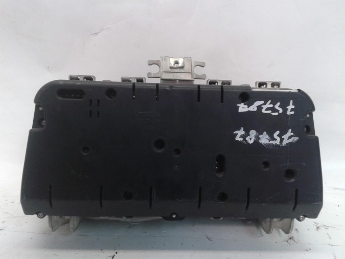 CUADRO INSTRUMENTOS TOYOTA COROLLA VERSO 2005