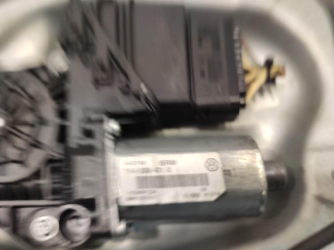 ELEVALUNAS TRASERO IZQUIERDO VOLKSWAGEN GOLF 2008