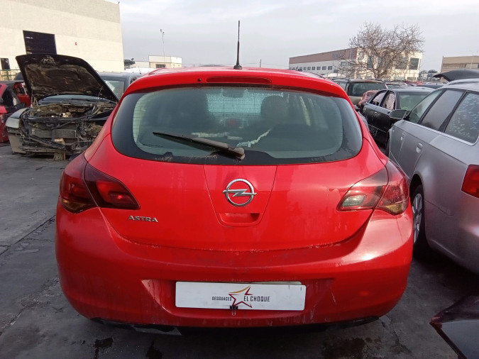MANIJA PORTON OPEL ASTRA 2010