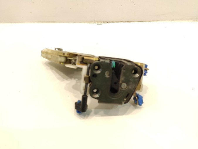 CERRADURA PUERTA DELANTERA DERECHA NISSAN ALMERA 2000